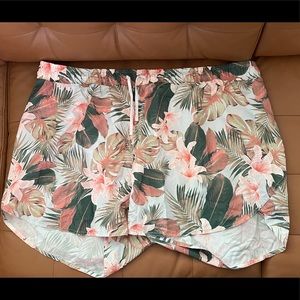 Women’s Plus-Size Floral Run Shorts - 3.5” Inseam